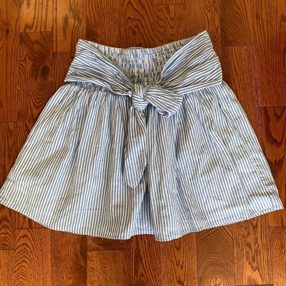 Loft size small skater skirt